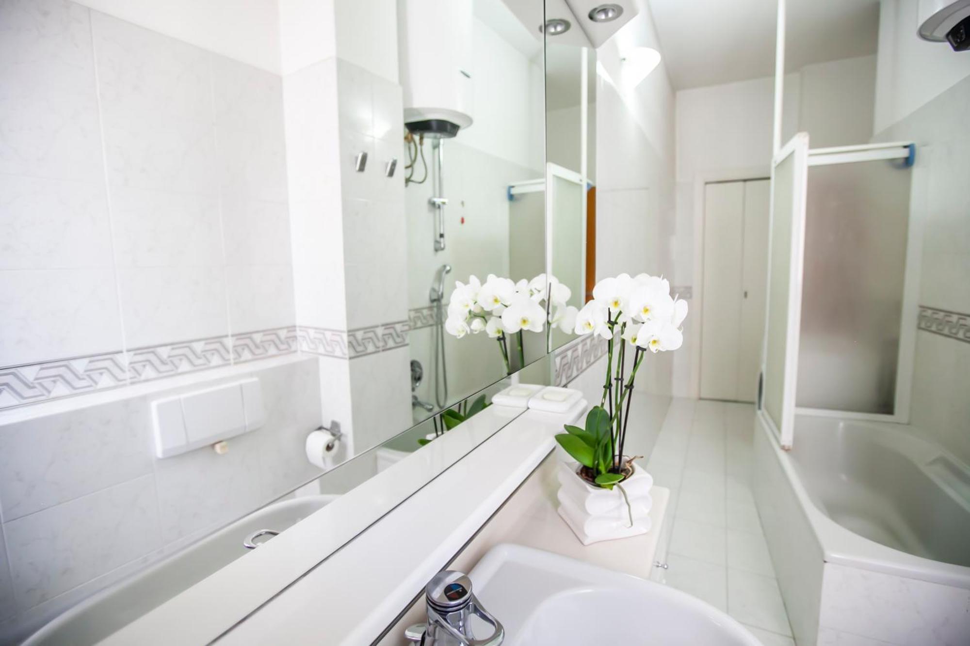 Skyline Apartment Como Luaran gambar